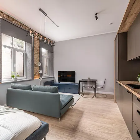Caka Street Hideaway Apartments - By Innorental