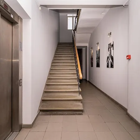 Caka Street Hideaway Apartments - By Innorental