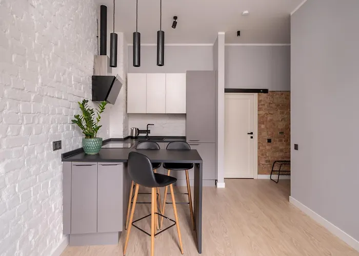 Center Hideaway - By Innorental